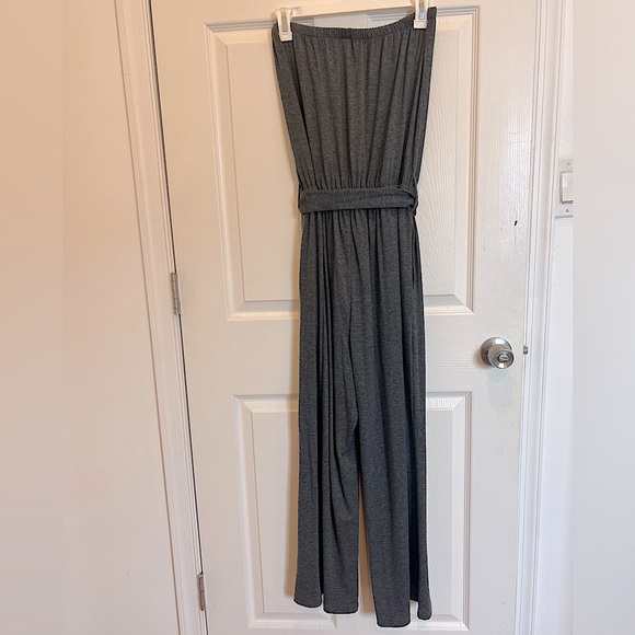 NWT ZESICA Strapless Belted Wide Leg Jumpsuit - Picture 3 of 6